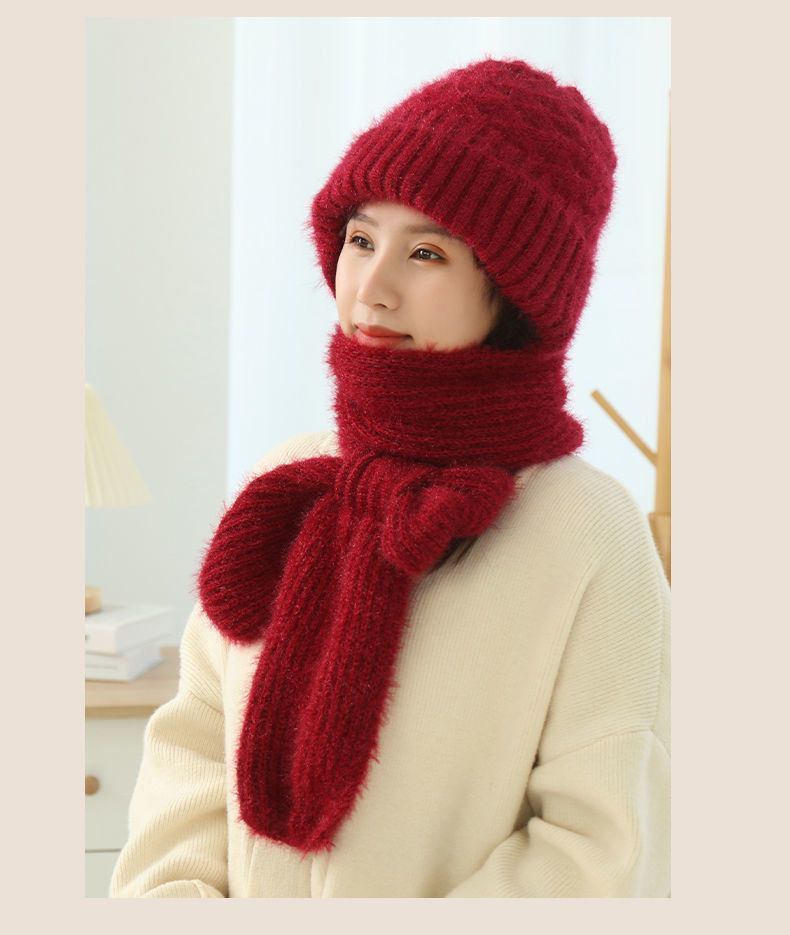 Women's Fleece-lined Scarf And Hat